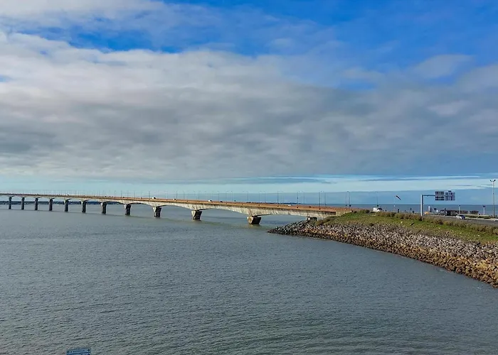 Сasa de vacaciones Maison Bord De Avec *